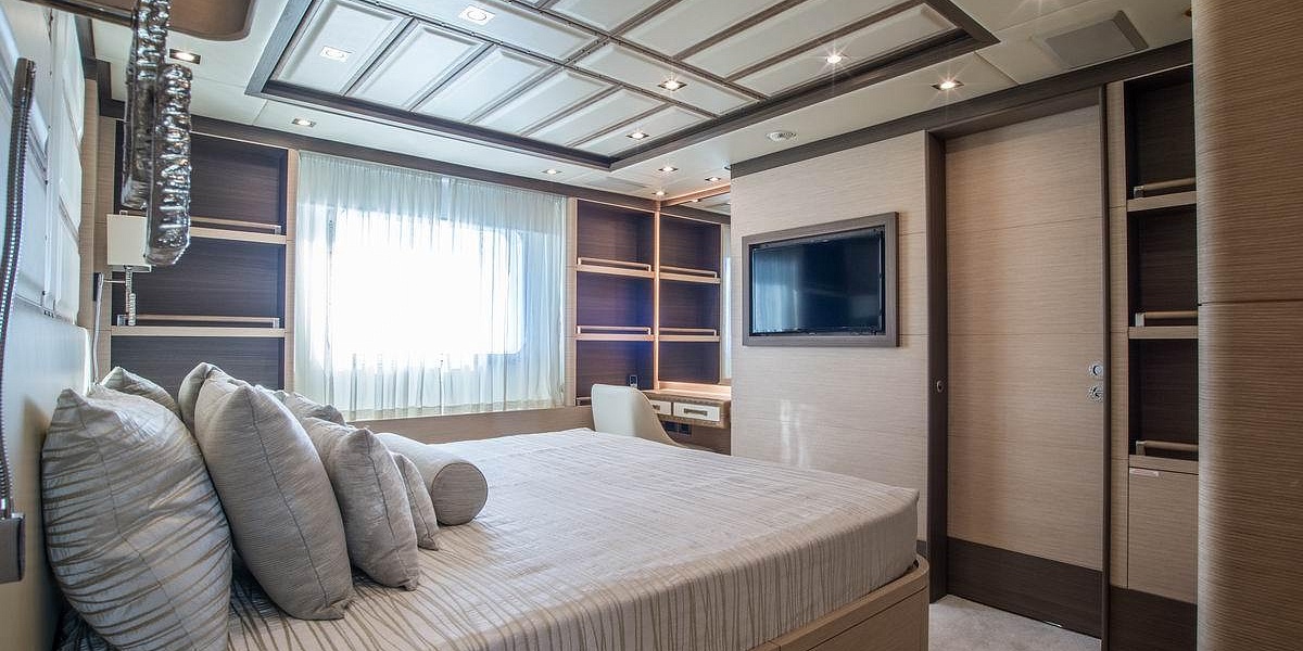 Аренда яхты Benetti Crystal 140 - NELA (Soy Amor) во Франции